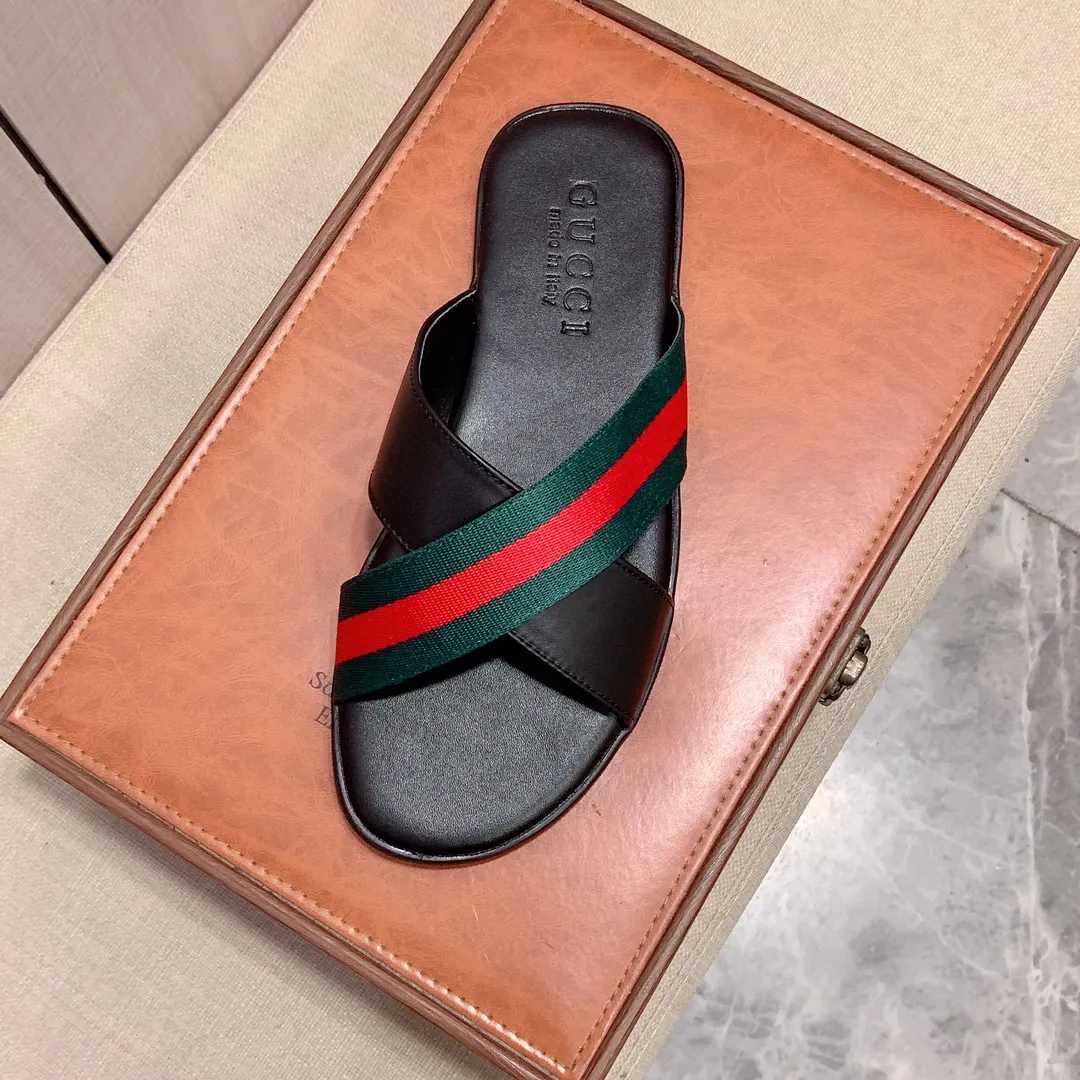 Slippers: New model: Factory price: 220💰💰🎩🎩🔥🔥《 Gucci* 》Series of slippers top purchasing agent🔍🔍Sold simultaneously for men, original Italian imported webbing made of selected cowhide, exquisite workmanship,), sole: (super comfortable) original factory special sole, ⚠️exclusive double-layer movable molded sole super comfortable⚠️, real shot🎬the real thing is more beautiful🔍🔍266 regular code 38-45